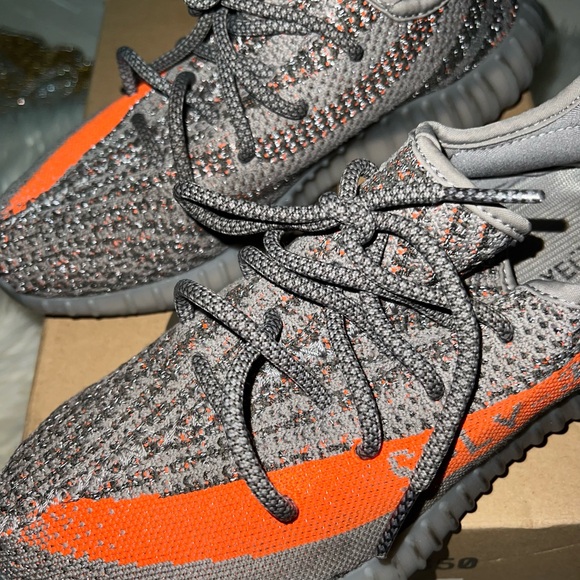 Yeezy Boost Size 7 - Picture 6 of 9